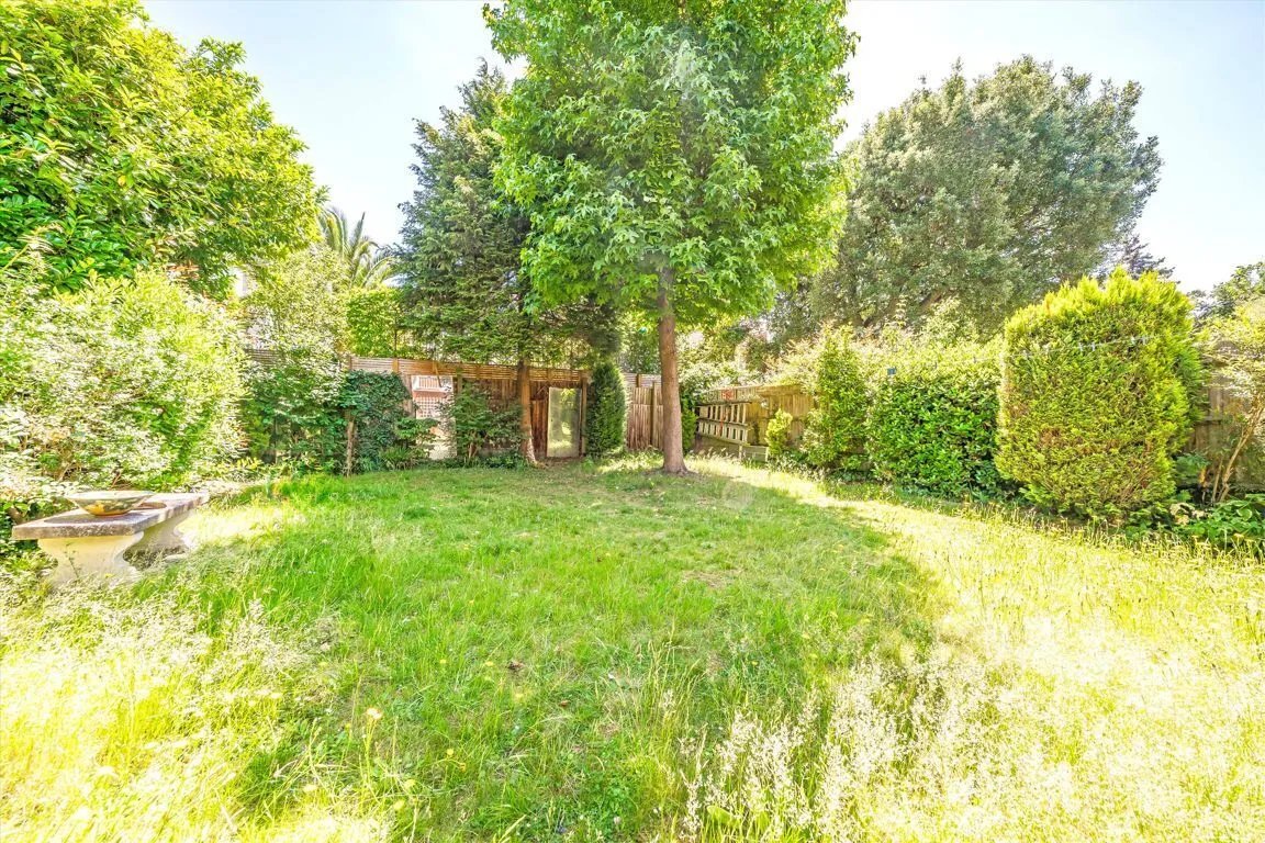 Queen Annes Gardens, W4, photo 5