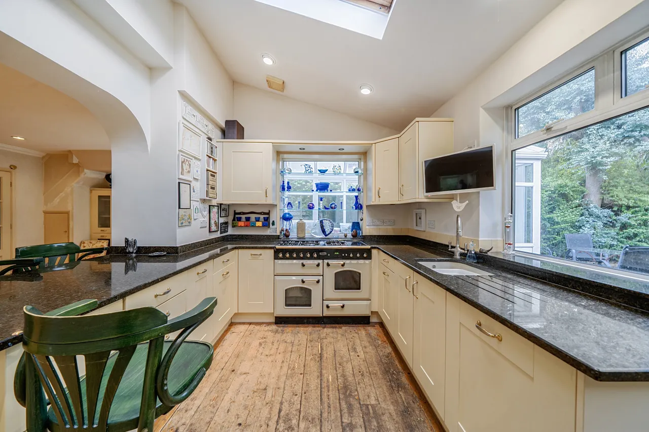 Cornwall Road, Uxbridge, UB8, photo 14