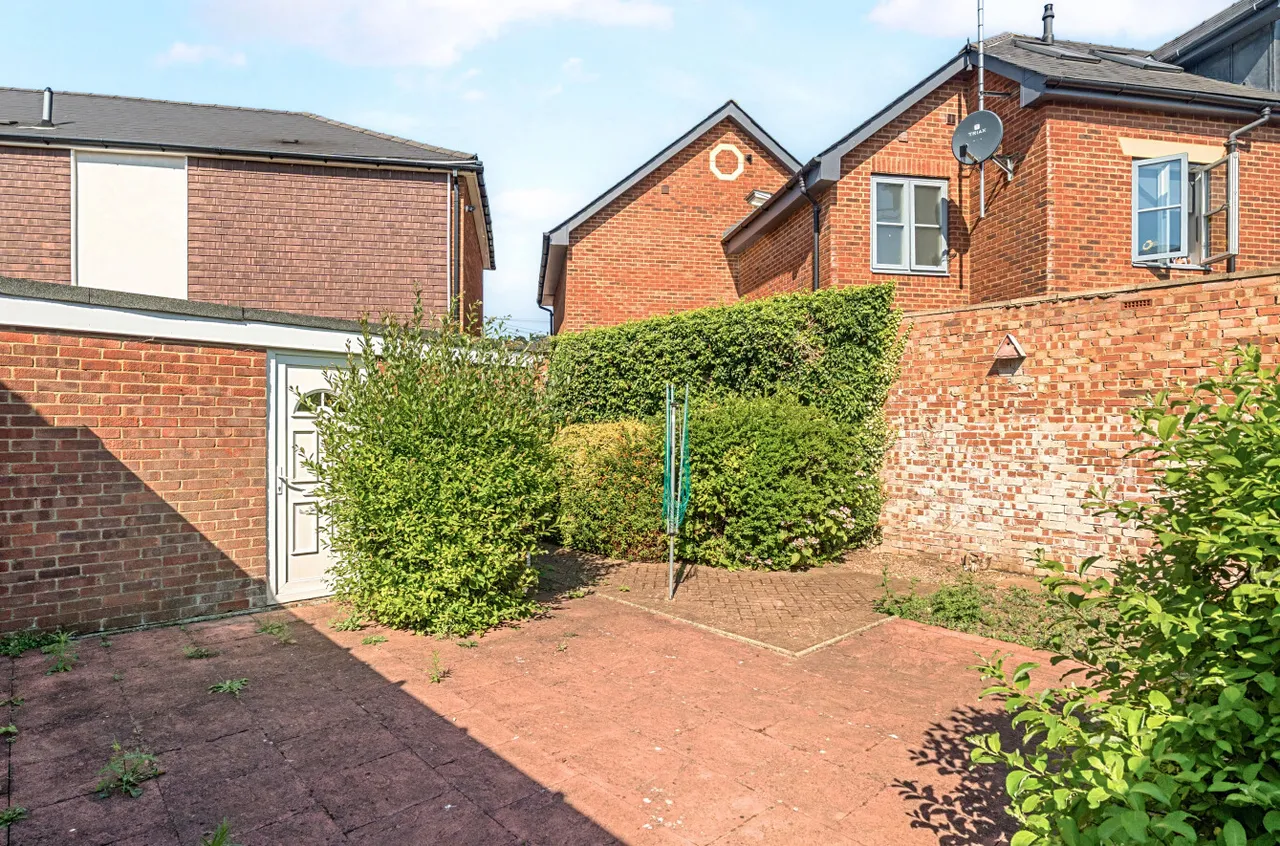 Fern Road, Farncombe, GU7, photo 17