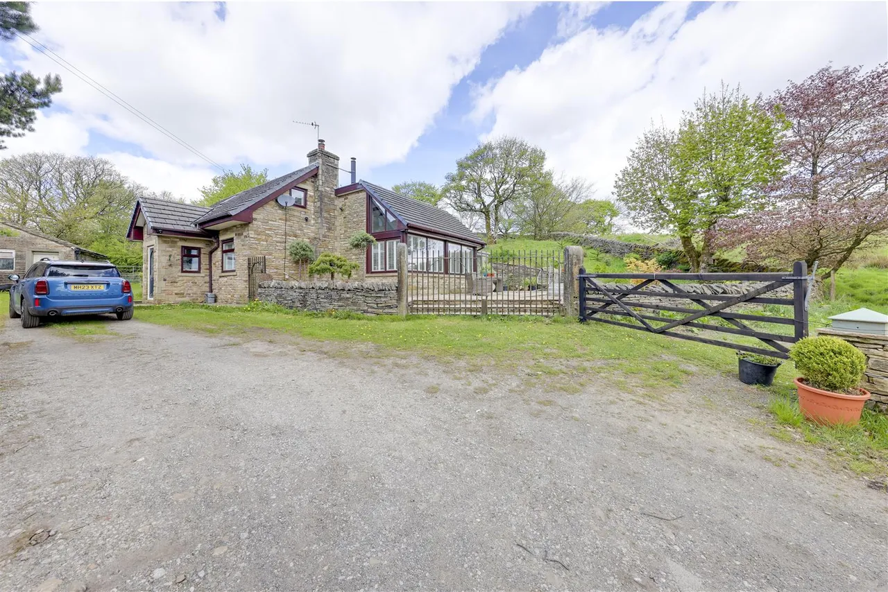 Todmorden Old Road, Bacup, photo 10