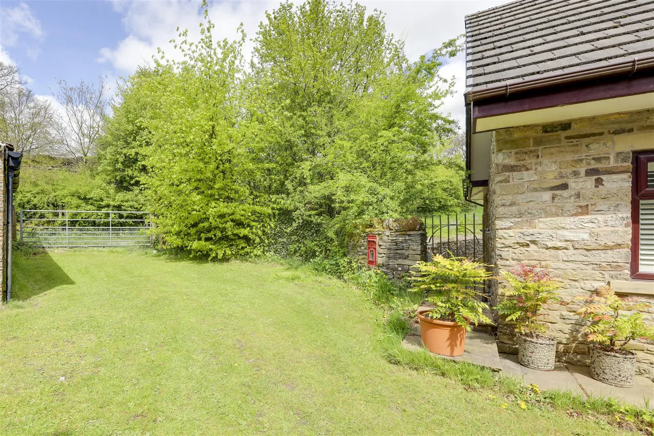 Todmorden Old Road, Bacup, photo 38