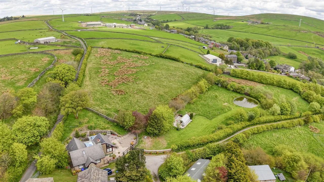 3 bed house for sale, Todmorden Old Road, Bacup