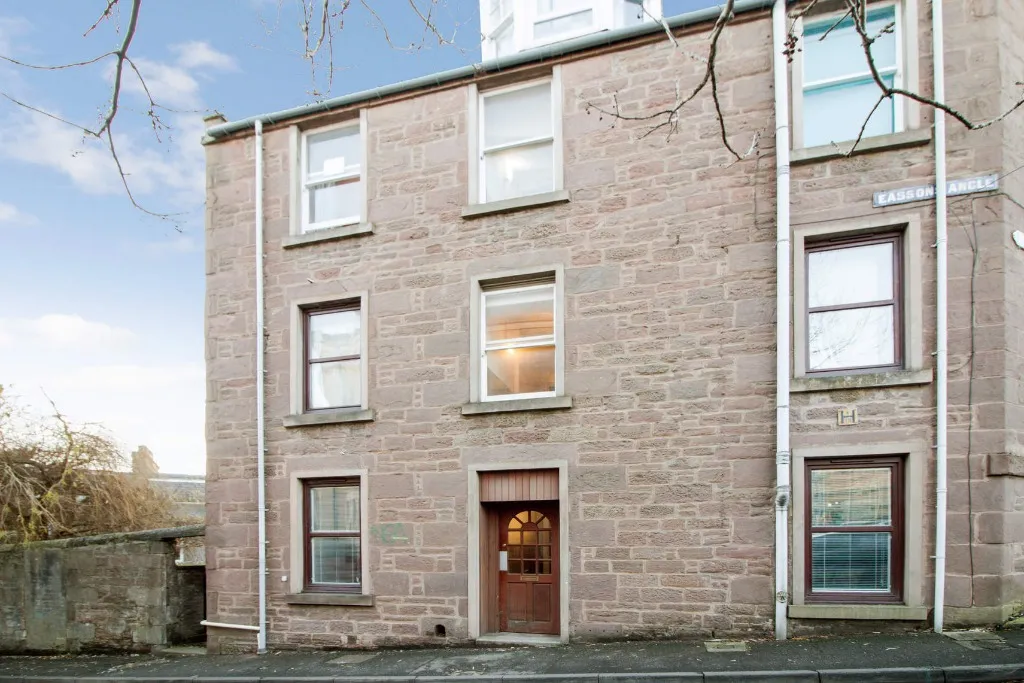 2 bed flat to rent, Eassons Angle, West End, DD2