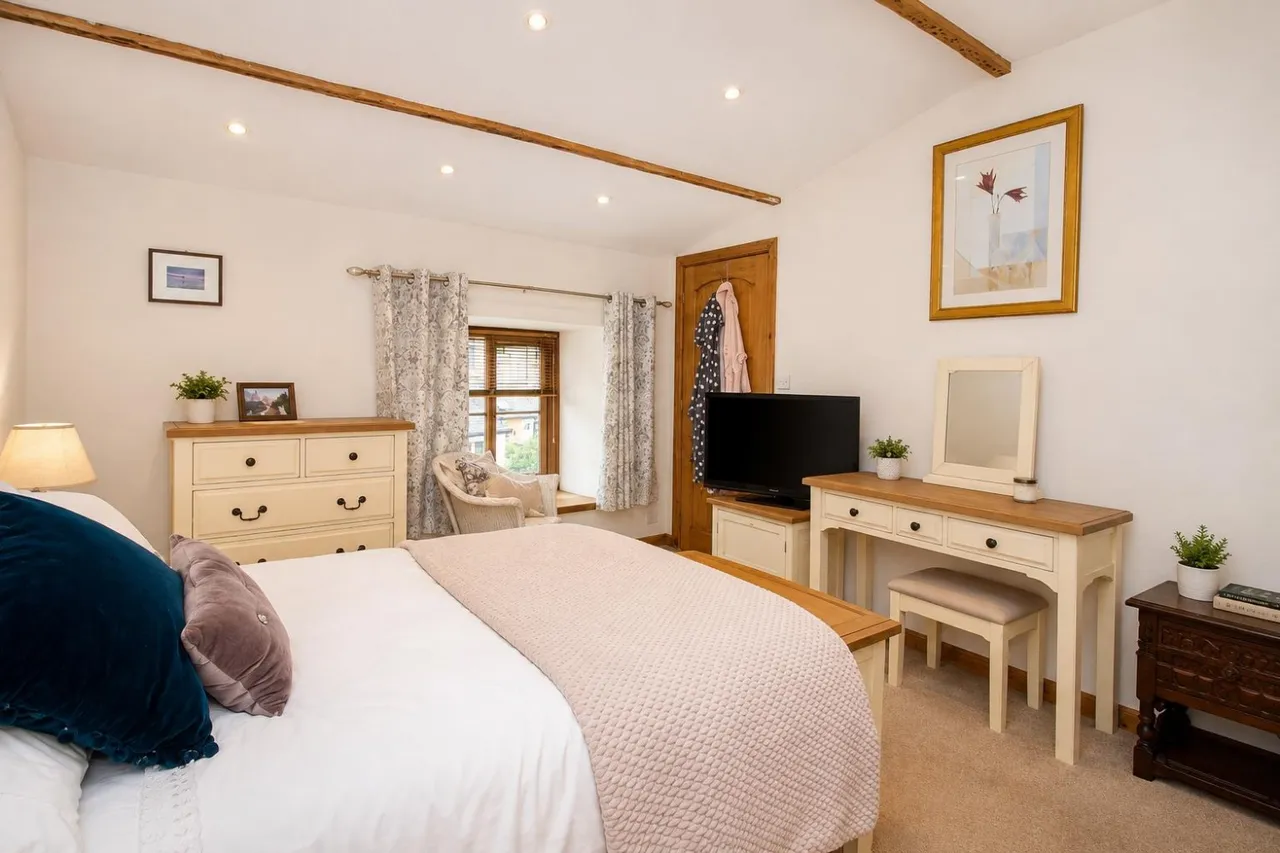O'Er The Bridge, Hoddlesden, BB3, photo 12