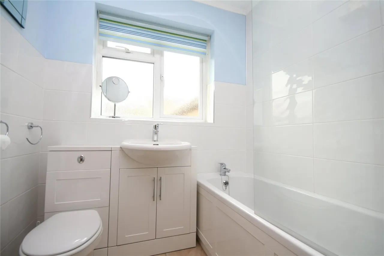 Oxford Close, Cheltenham, GL52, photo 9