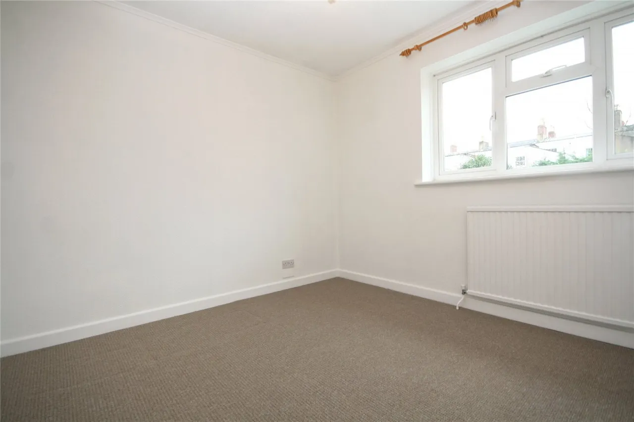 Oxford Close, Cheltenham, GL52, photo 8