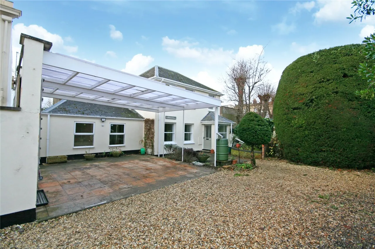 Oxford Close, Cheltenham, GL52, photo 2
