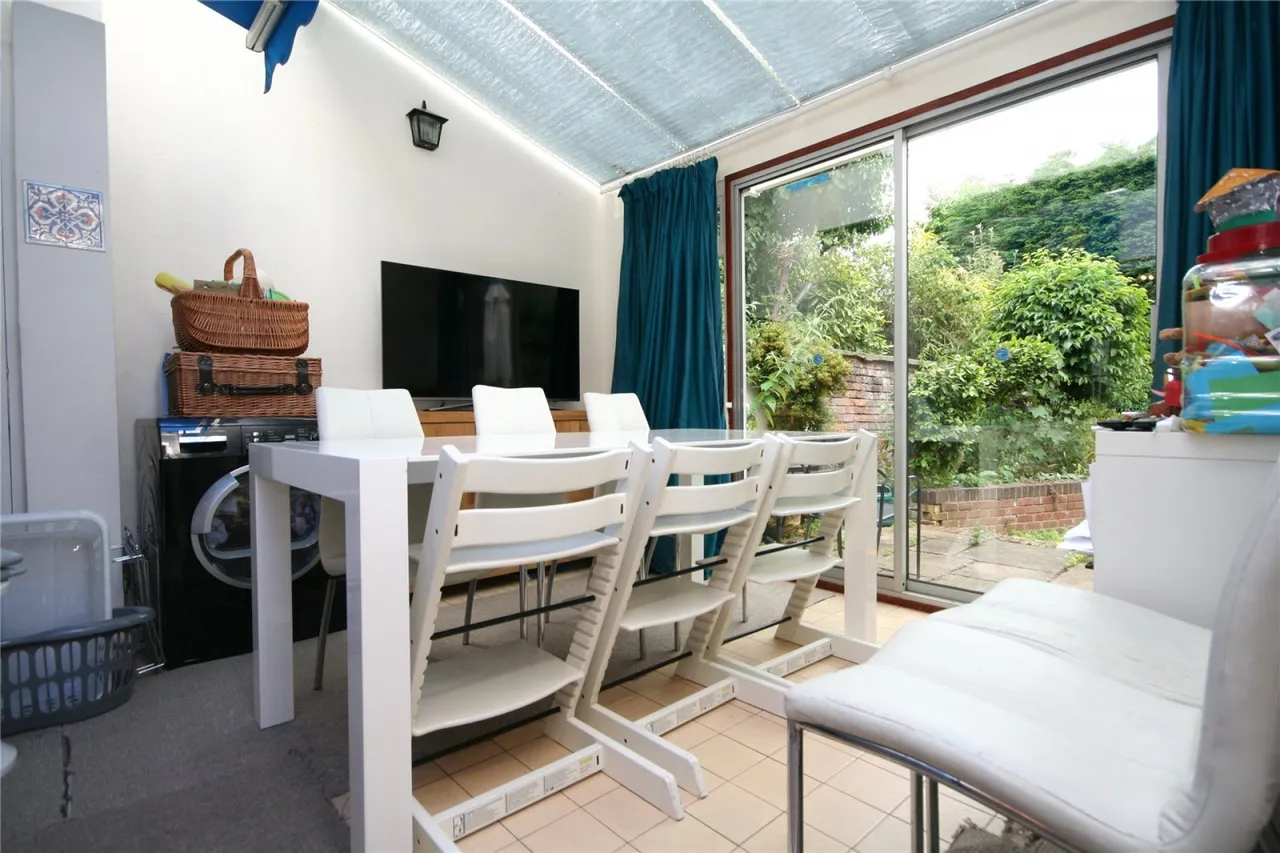 Oxford Close, Cheltenham, GL52, photo 4