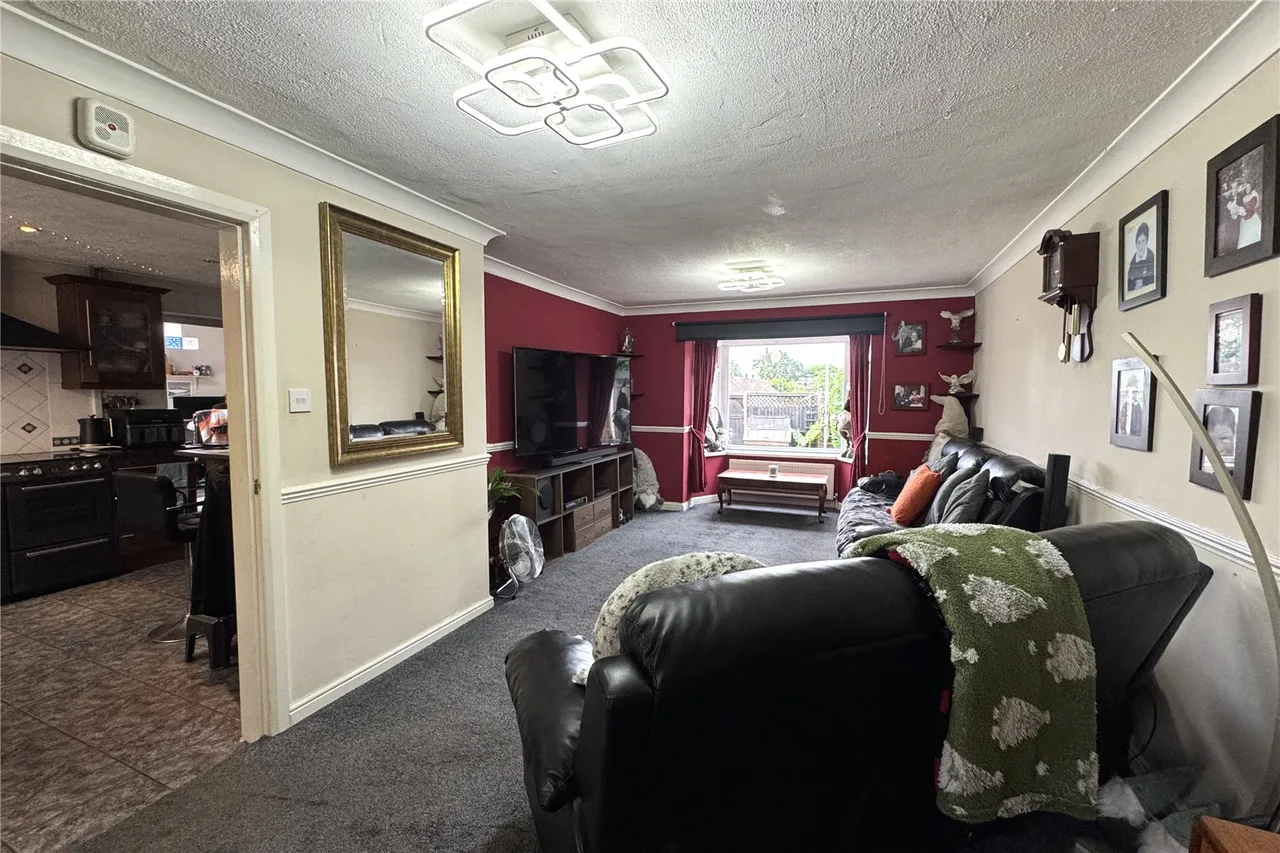 Perring Avenue, Farnborough, Hampshire, GU14 9DB, photo 4