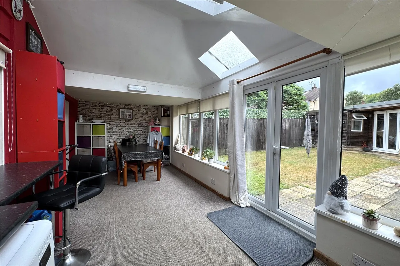 Perring Avenue, Farnborough, Hampshire, GU14 9DB, photo 5
