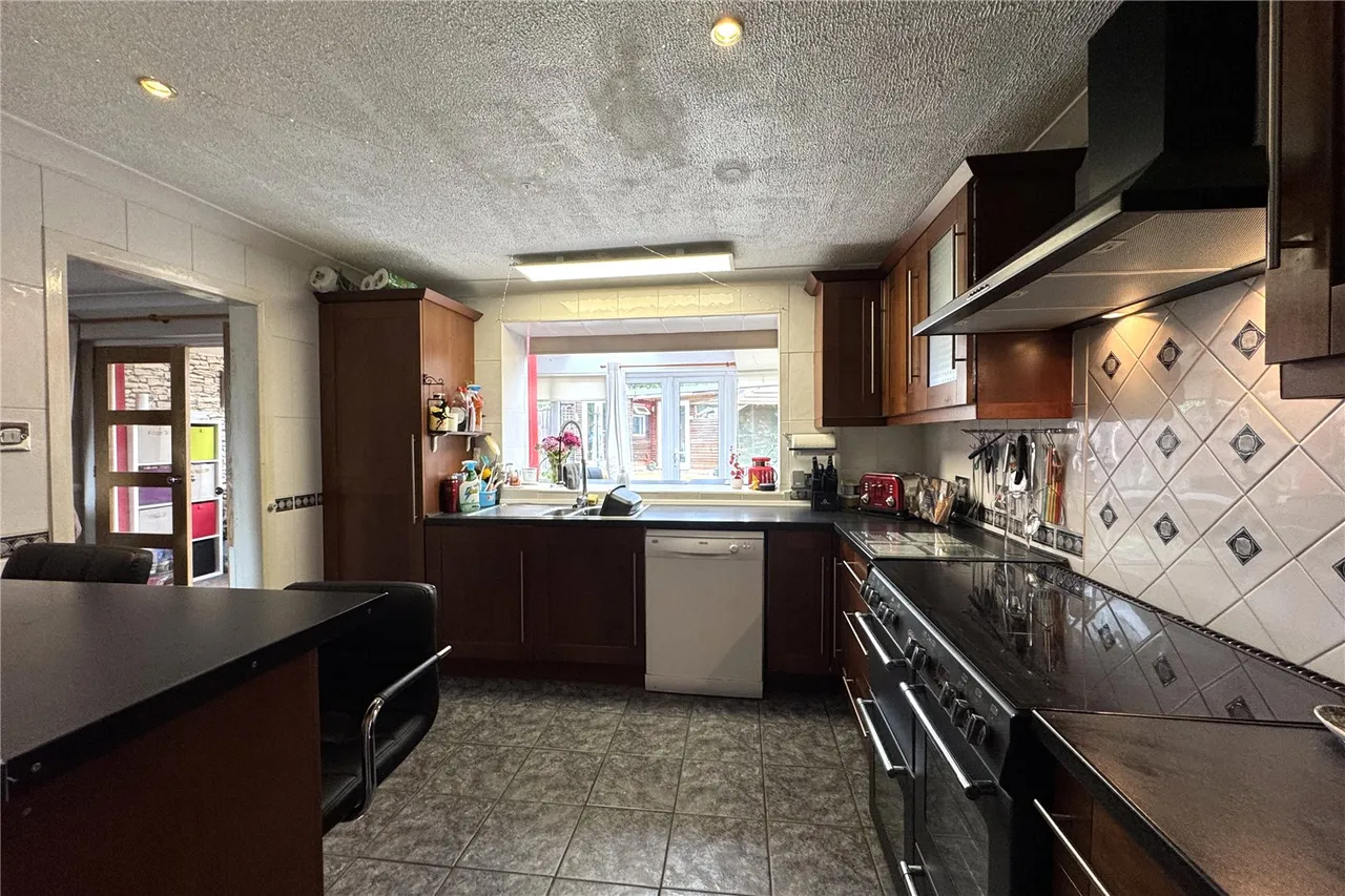 Perring Avenue, Farnborough, Hampshire, GU14 9DB, photo 6
