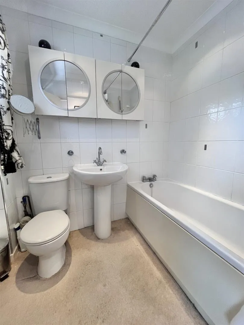 Chestnut Close, Wilmslow, SK9, photo 9