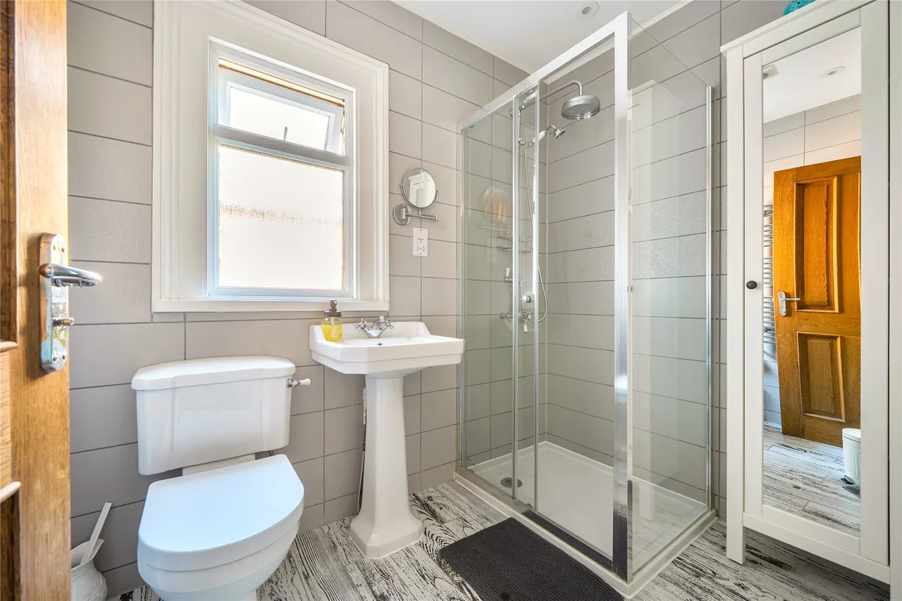 Ravenscar Road, Surbiton, KT6, photo 17