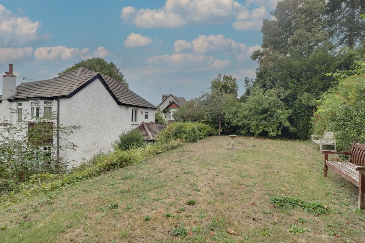 Fairdene Road, CR5, photo 14