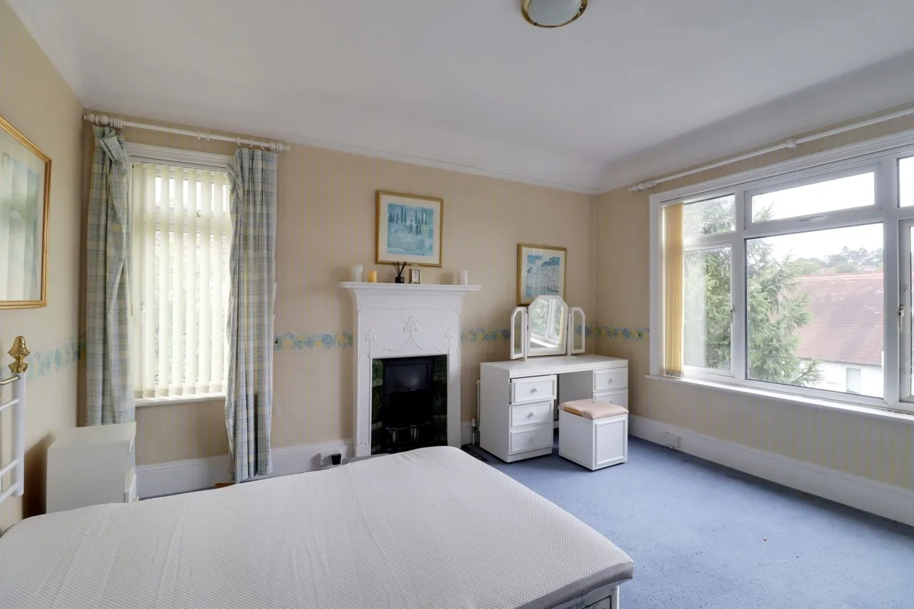 Fairdene Road, CR5, photo 9