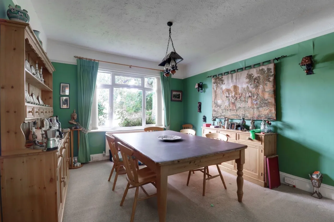 Fairdene Road, CR5, photo 2