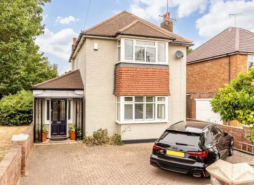 3 bed house for sale — Queens Way, Hanworth Park, TW13