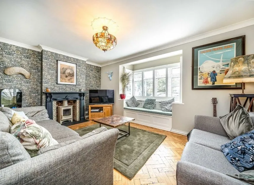 Queens Way, Hanworth Park, TW13, photo 2