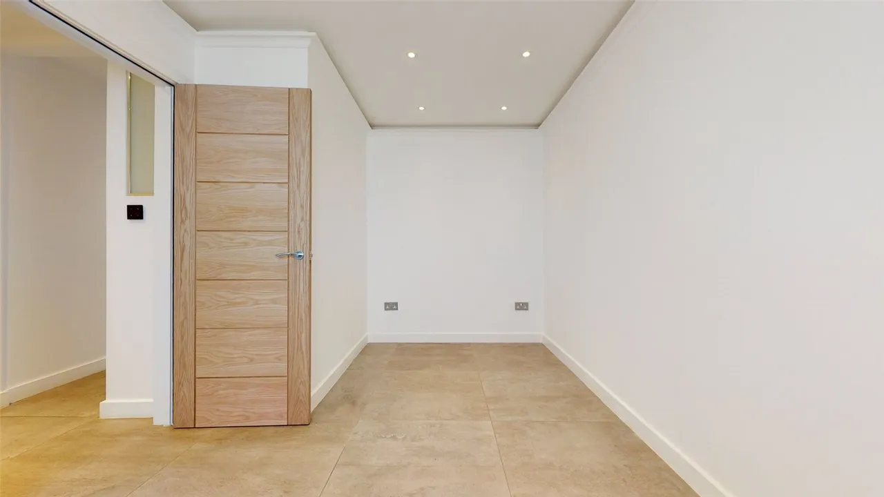 Rose Joan Mews, London, NW6, photo 9