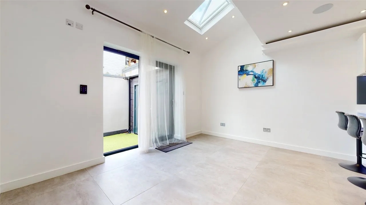 Rose Joan Mews, London, NW6, photo 4