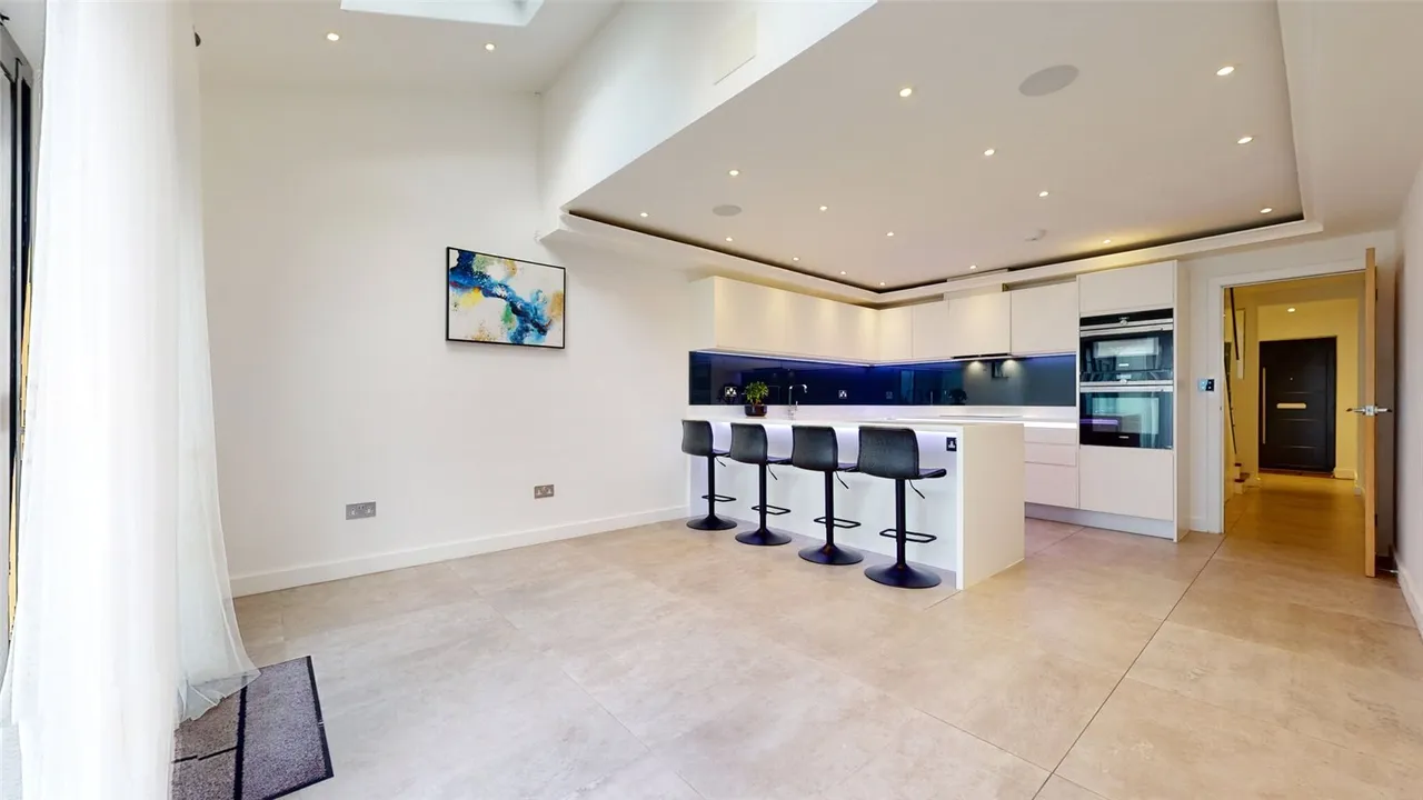 Rose Joan Mews, London, NW6, photo 2