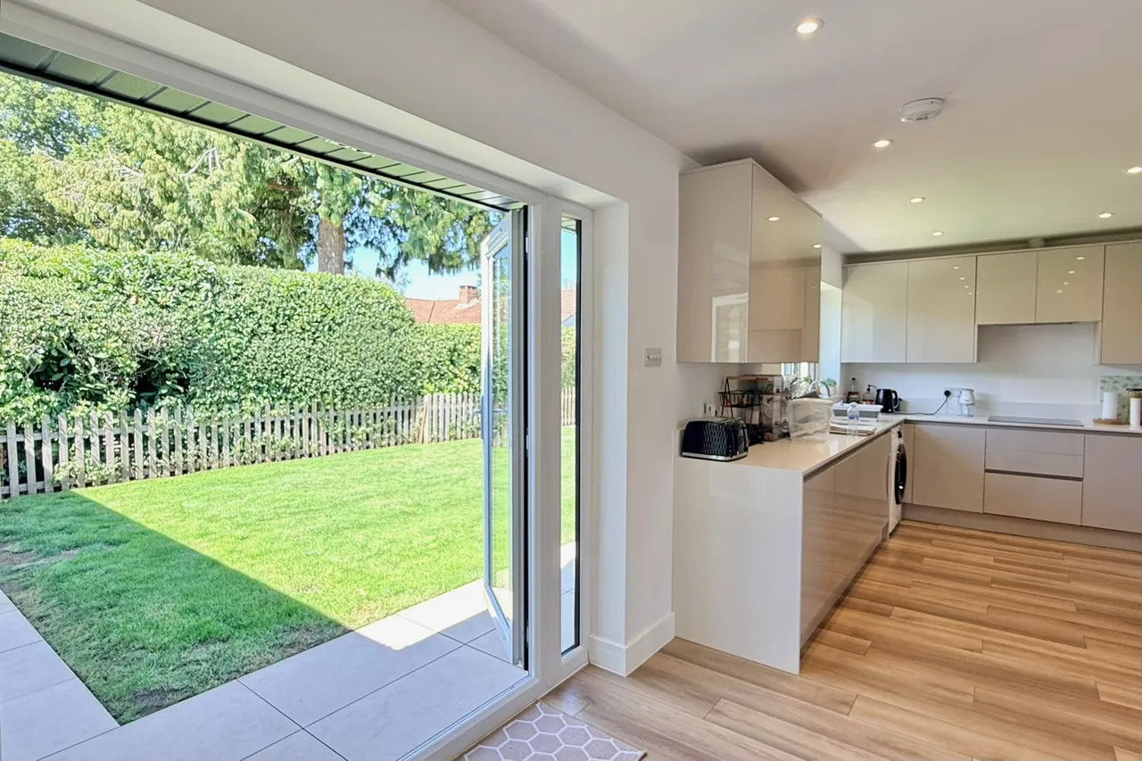 Laurel Lane, St. Leonards, BH24, photo 13