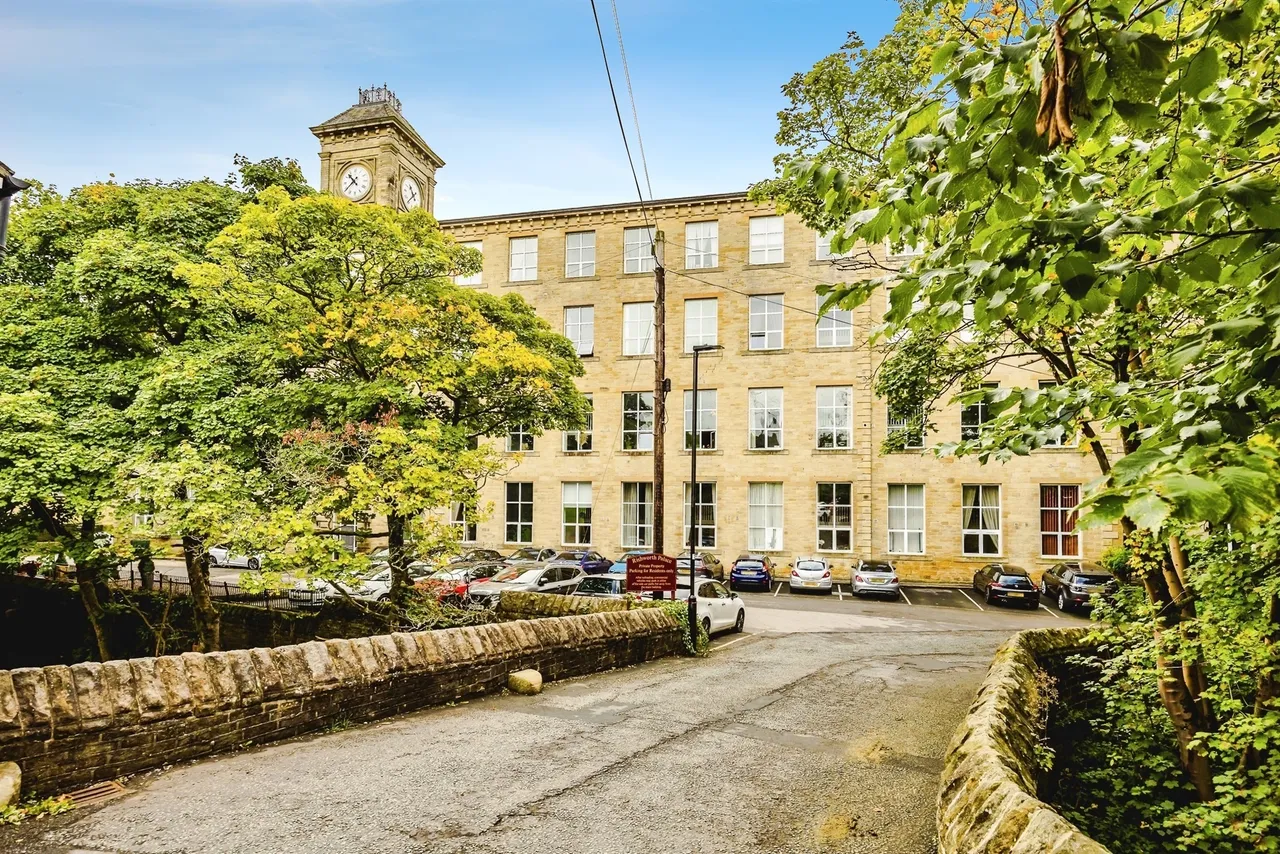 2 bed flat for sale, Rishworth Mill Lane, Rishworth, HX6