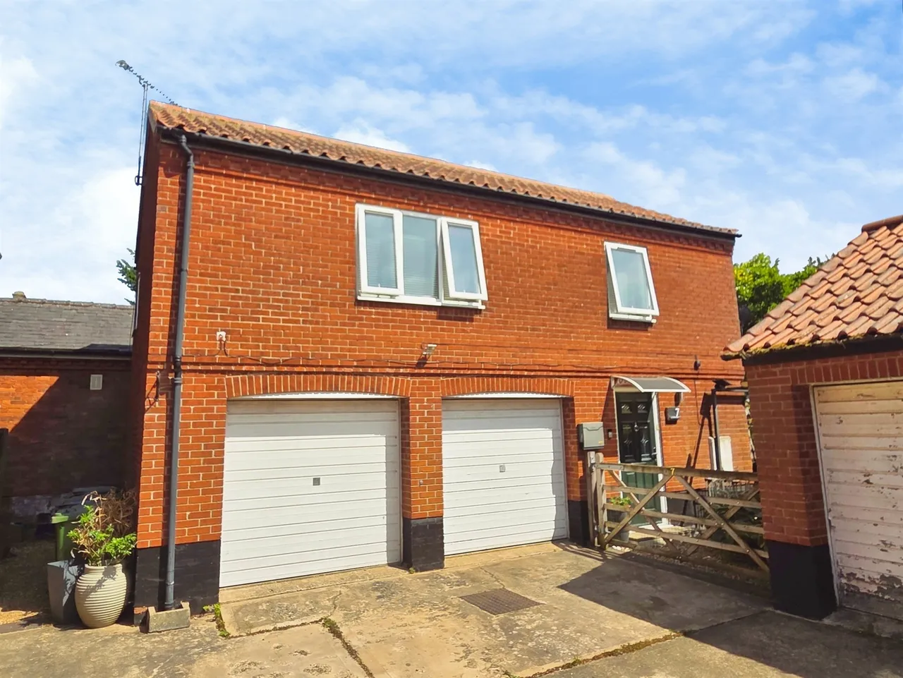 2 bed house for sale — St. Johns Court, Swaffham