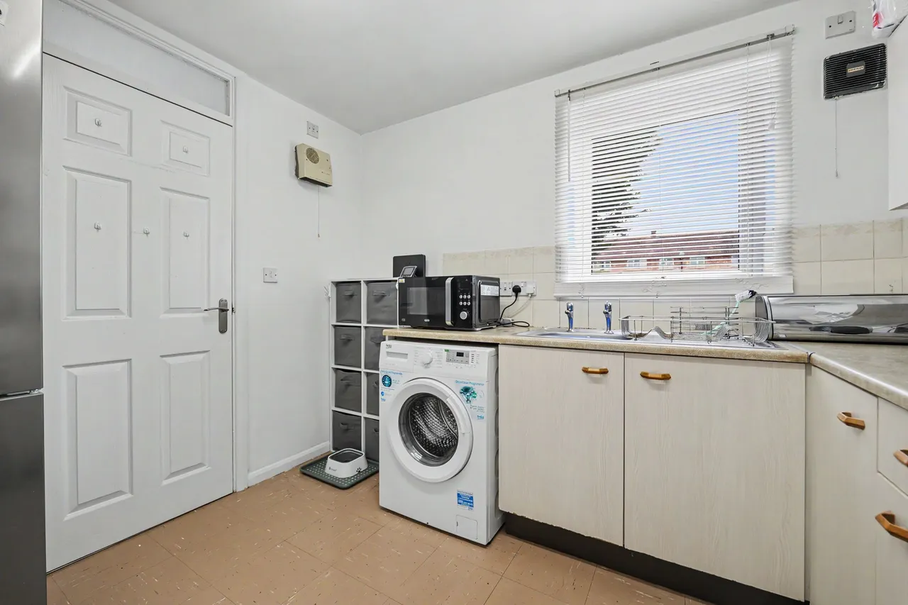Pear Tree Gardens, Market Harborough, LE16, photo 7