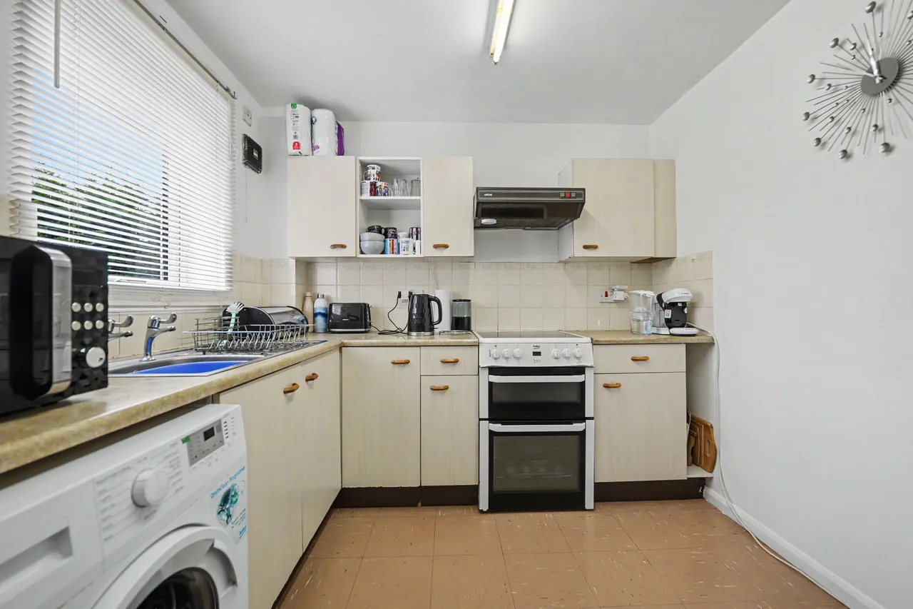 Pear Tree Gardens, Market Harborough, LE16, photo 3