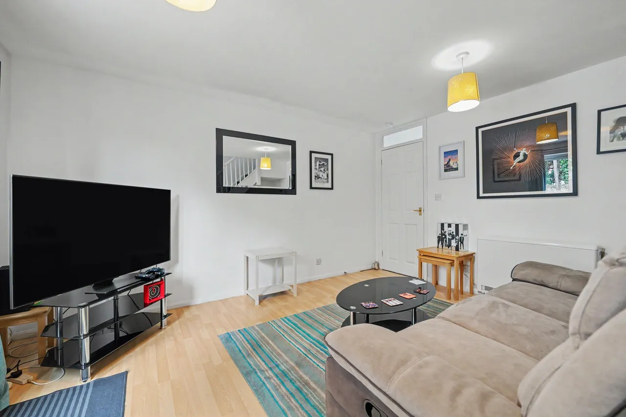 Pear Tree Gardens, Market Harborough, LE16, photo 2
