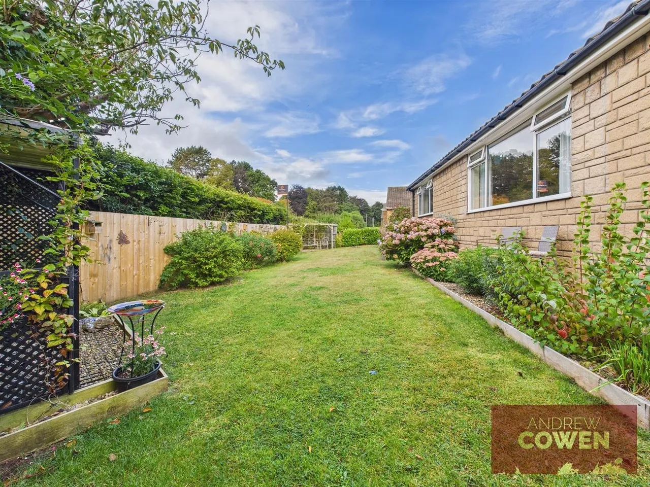 St. Lukes Crescent, Scarborough YO12 6TD, photo 15