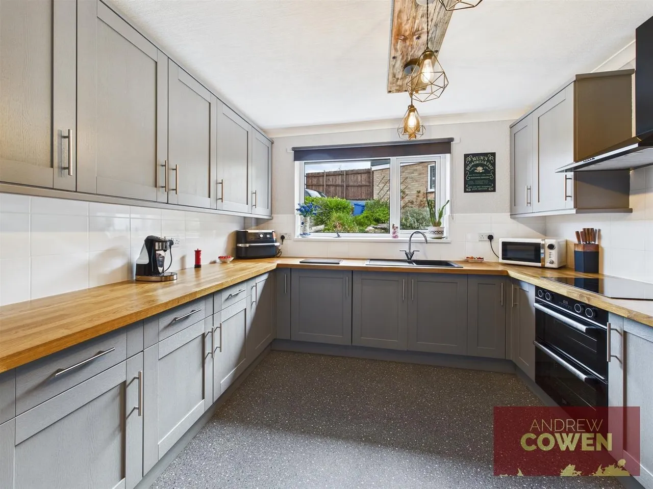 St. Lukes Crescent, Scarborough YO12 6TD, photo 6