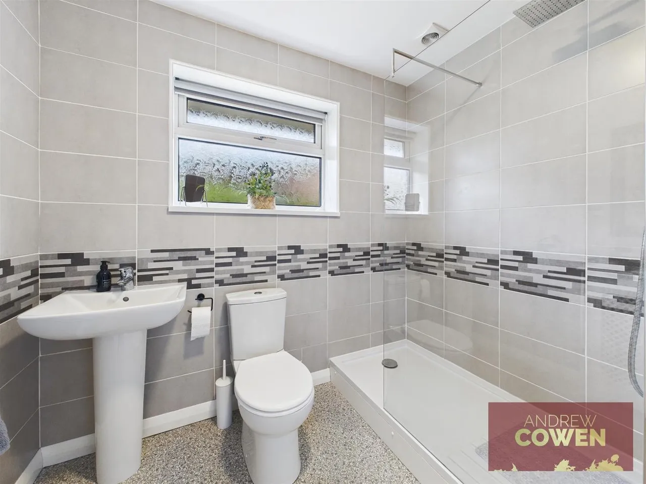 St. Lukes Crescent, Scarborough YO12 6TD, photo 12