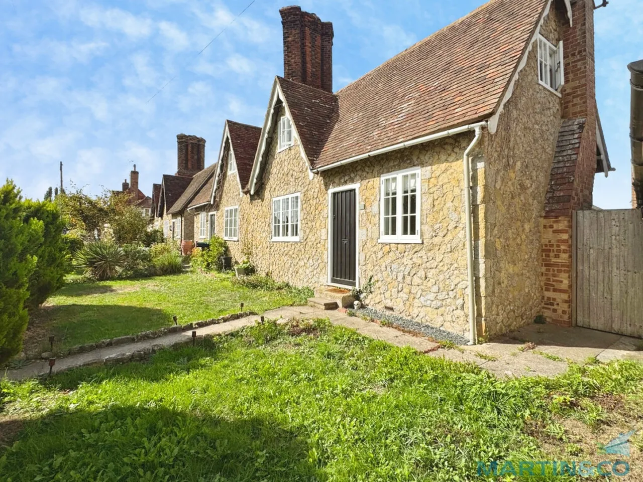 2 bed house to rent, Gothic Cottage, Great Chart, TN23