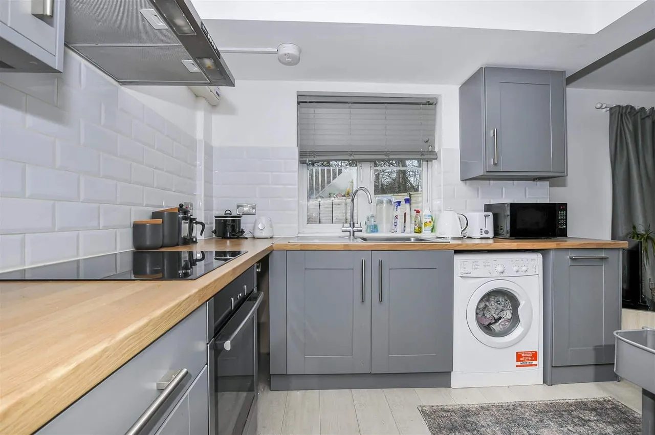 Windermere Close, Egham, TW20 8JR, photo 6