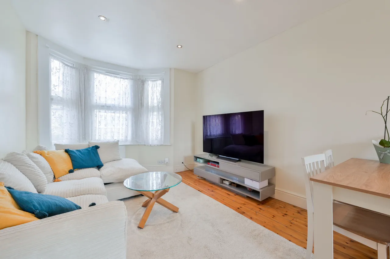 Hanwell, W7, photo 2