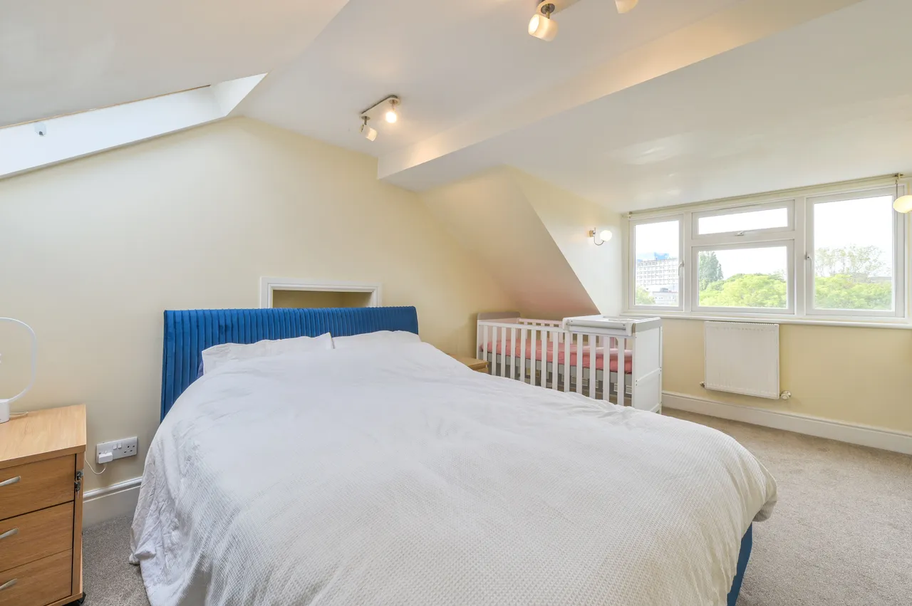 Hanwell, W7, photo 4