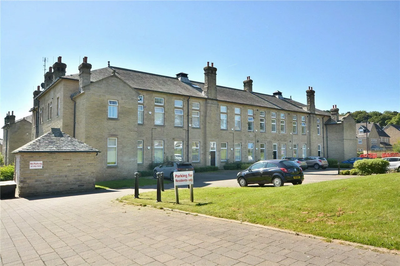 2 bed flat for sale, Melbeck Close, Menston, LS29