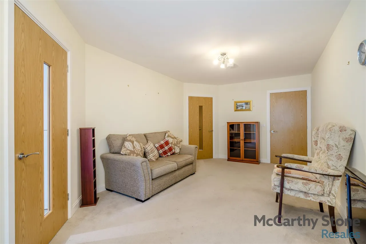 Berneslai Close, Barnsley, S70, photo 7