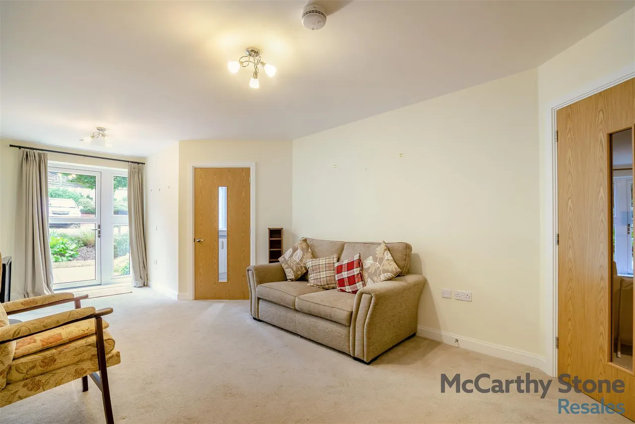 Berneslai Close, Barnsley, S70, photo 5