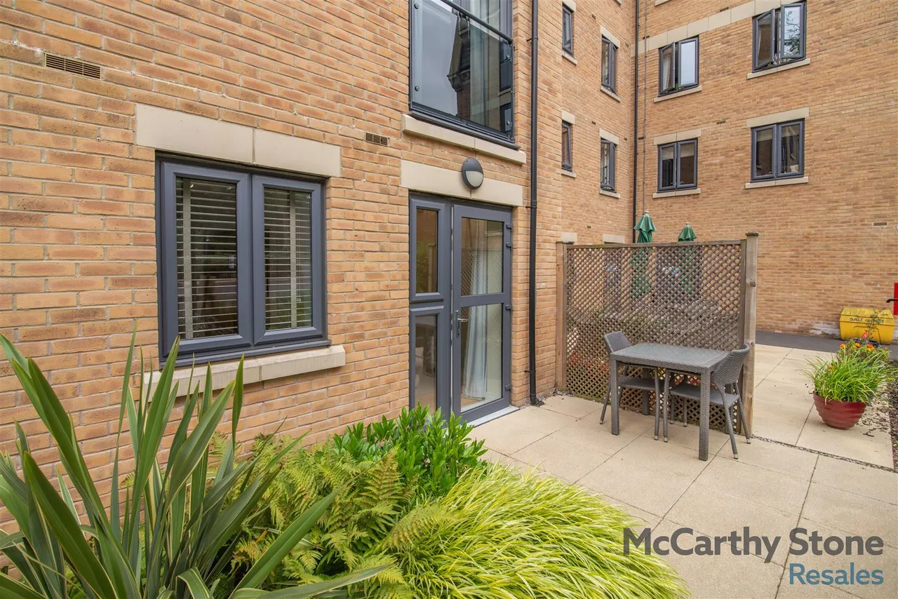 Berneslai Close, Barnsley, S70, photo 8