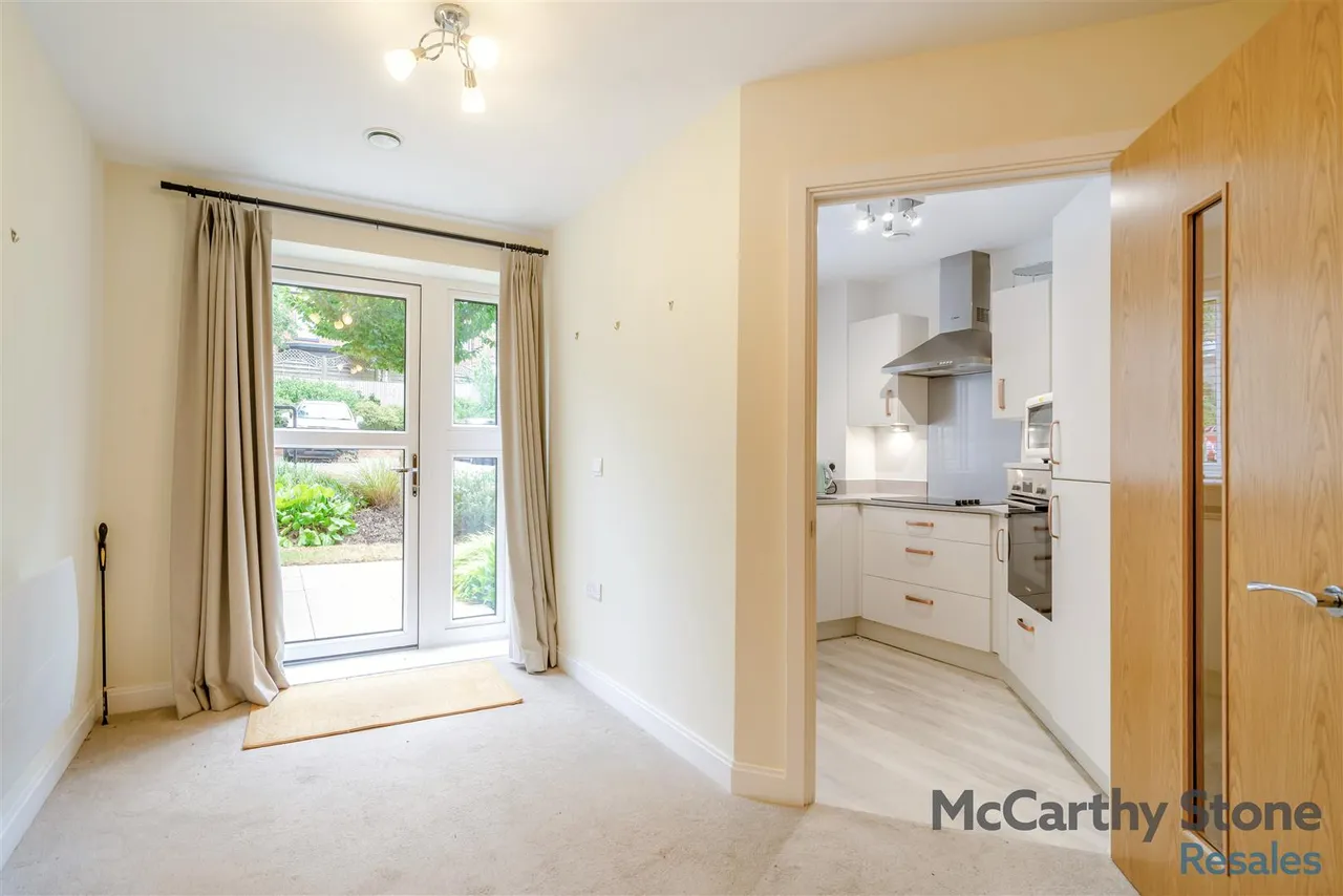 Berneslai Close, Barnsley, S70, photo 4