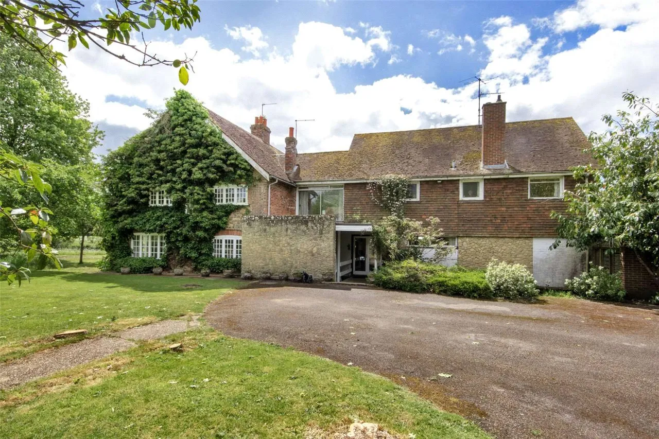 Rowner Road, Billingshurst, West Sussex, RH14 9HT, photo 5