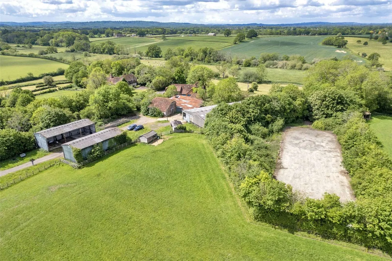 Rowner Road, Billingshurst, West Sussex, RH14 9HT, photo 2