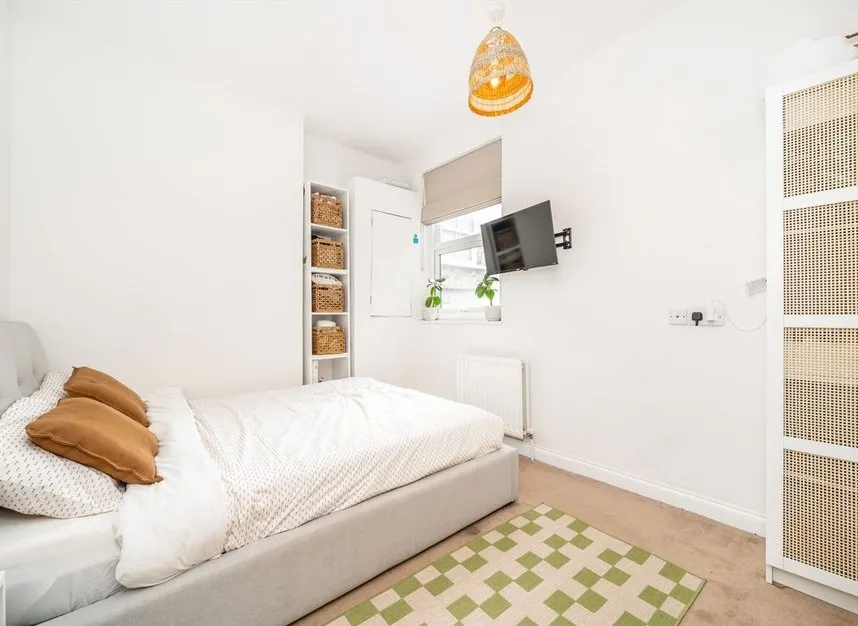 Uxbridge Road, Shepherds Bush, W12, photo 4