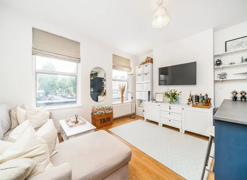 1 bed flat for sale — Uxbridge Road, Shepherds Bush, W12