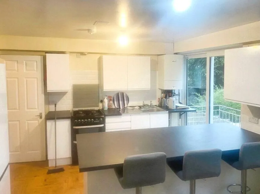 5 bed flat to rent, Brookvale Road, Southampton, SO17