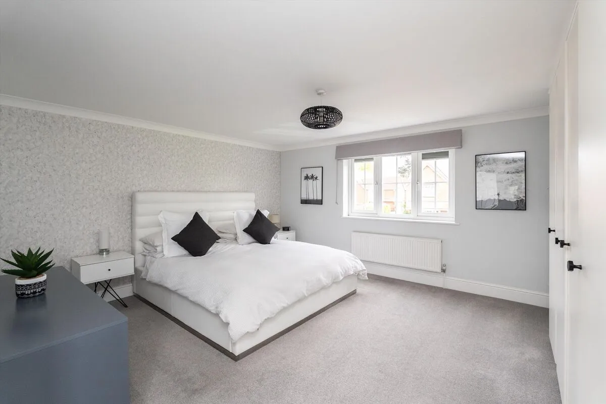 St. Andrews Gardens, Cobham, KT11, photo 12