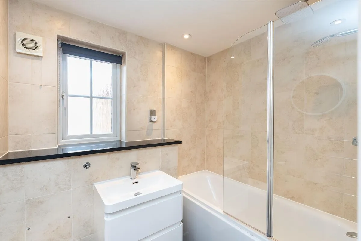 St. Andrews Gardens, Cobham, KT11, photo 16